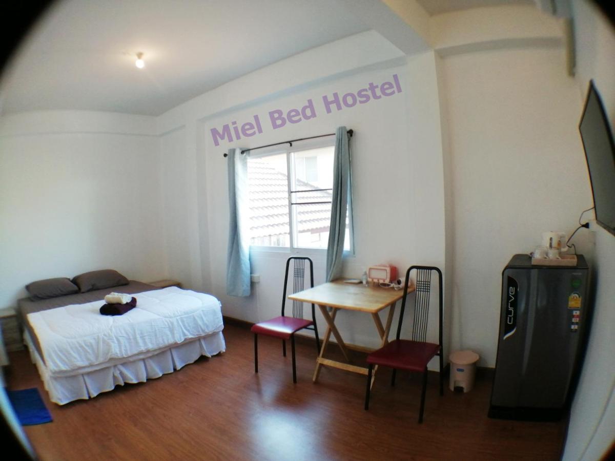 Miel Bed Hostel & Gallery Τσιάνγκ Μάι Εξωτερικό φωτογραφία