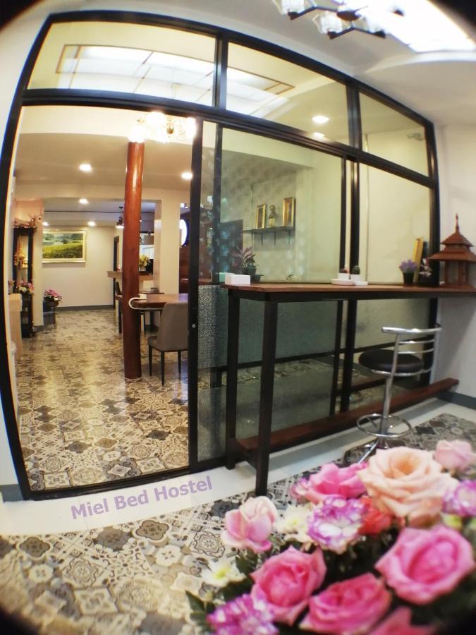 Miel Bed Hostel & Gallery Τσιάνγκ Μάι Εξωτερικό φωτογραφία
